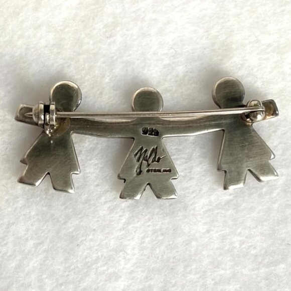 VTG Sterling Silver 925 1.69" Signed Naldo 3 Sisters Paper Dolls Heart Brooch - Picture 5 of 14